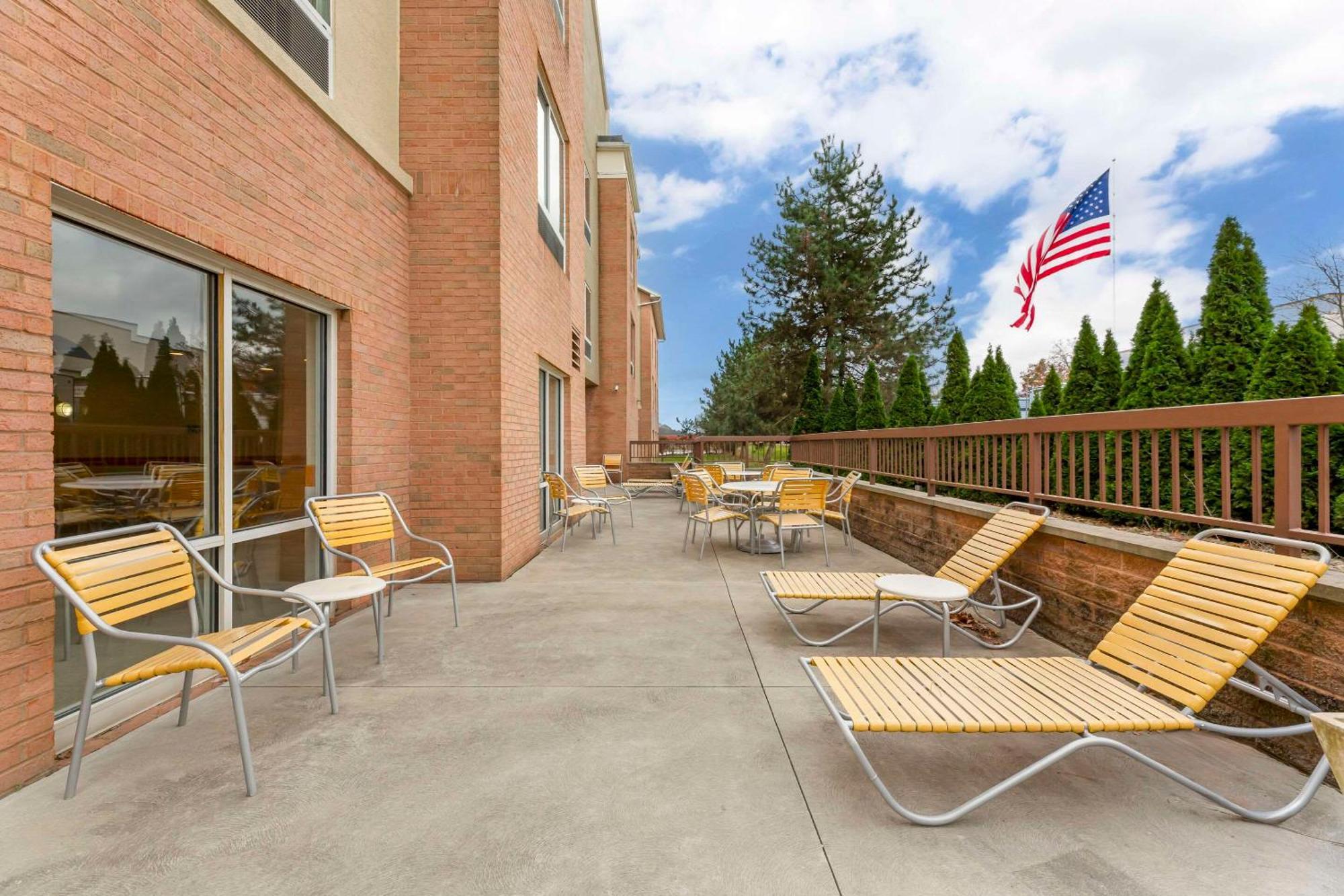 Comfort Inn & Suites Akron South Eksteriør bilde